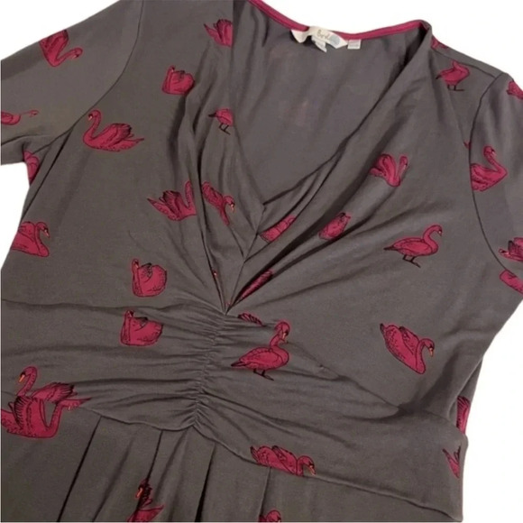 BODEN Marion Swans 3/4 Sleeve Vneck Stretchy Comfy Viscose Mini Dress - Picture 3 of 5